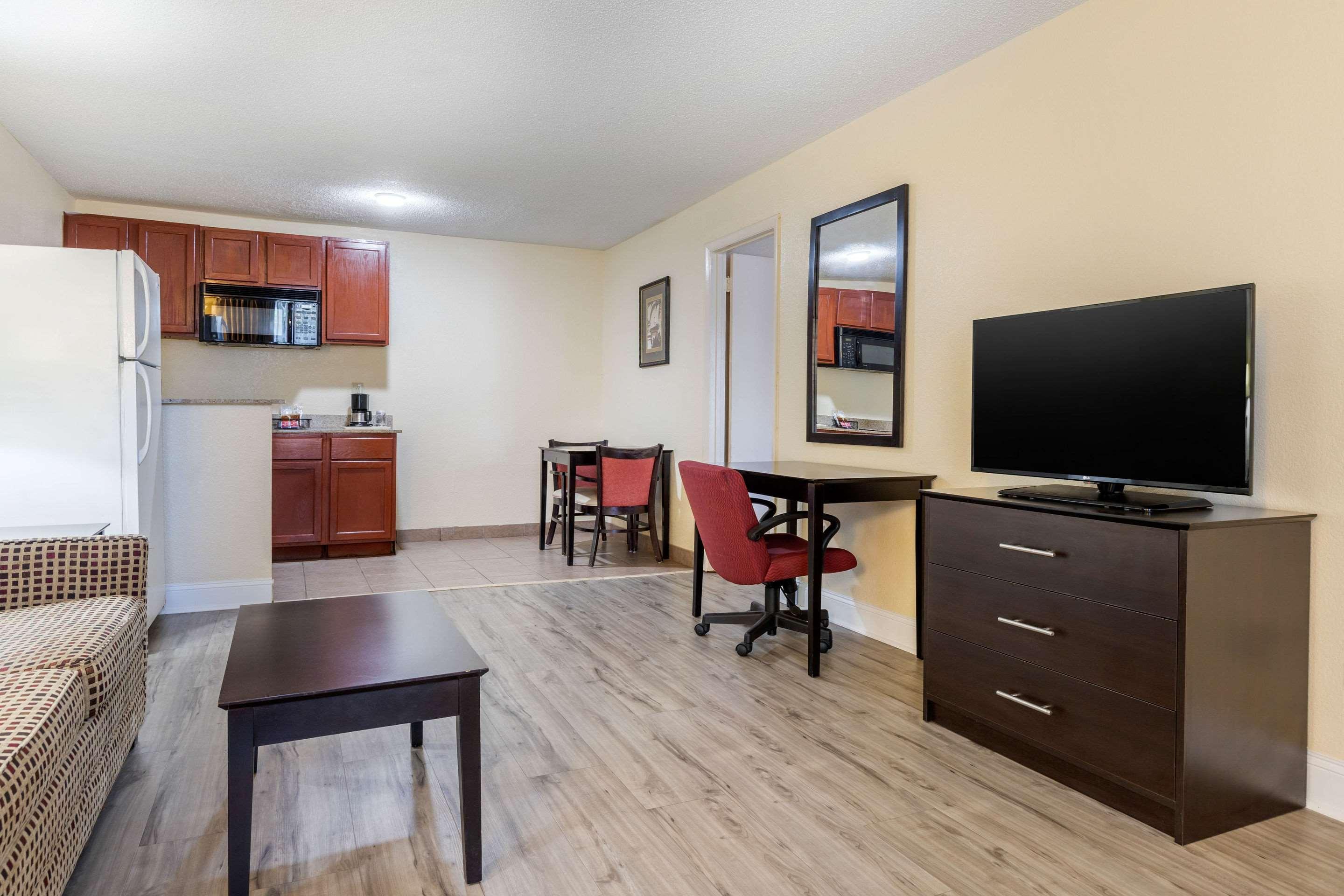 Quality Inn & Suites Λέξινγκτον Εξωτερικό φωτογραφία