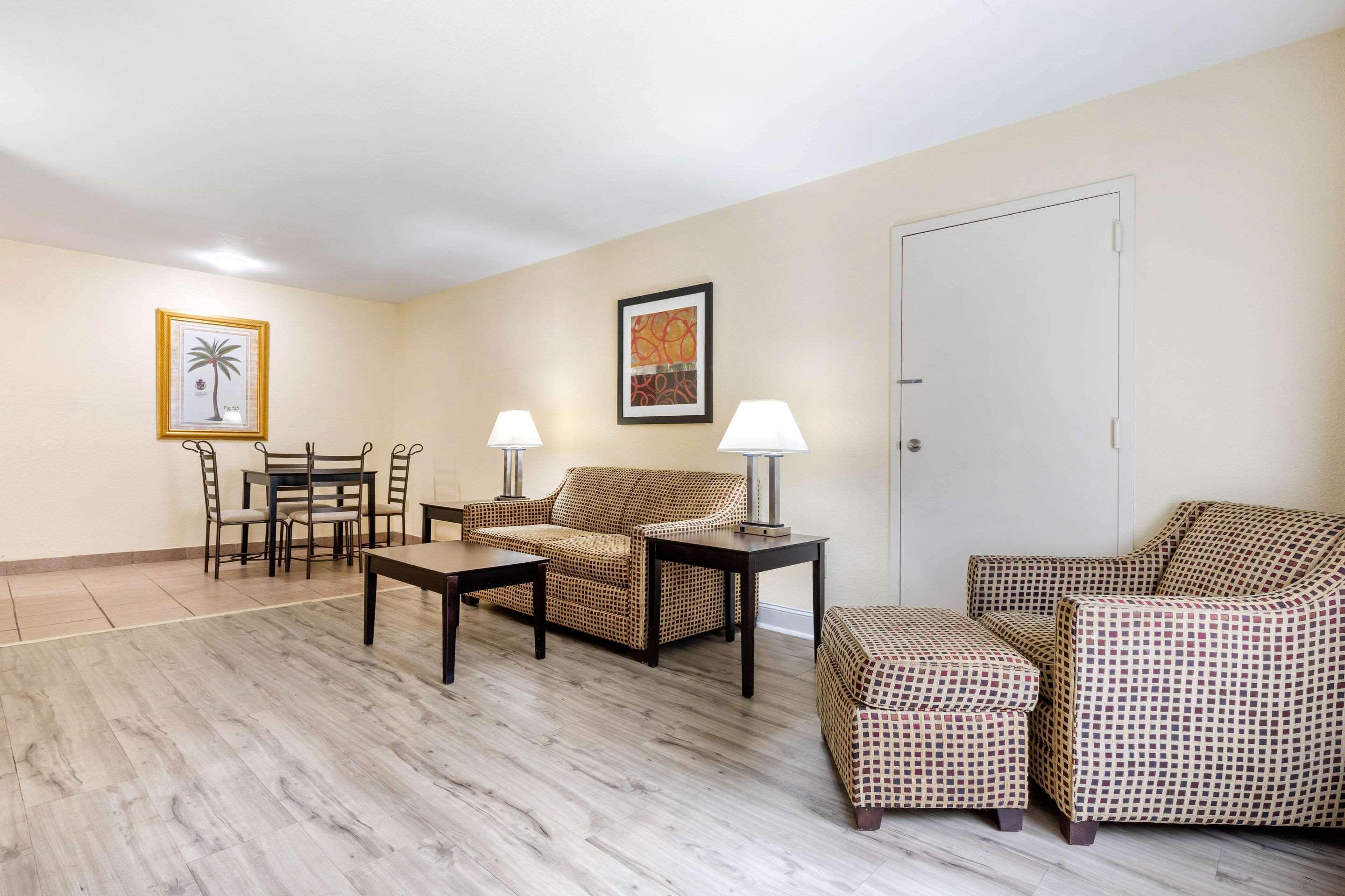Quality Inn & Suites Λέξινγκτον Εξωτερικό φωτογραφία